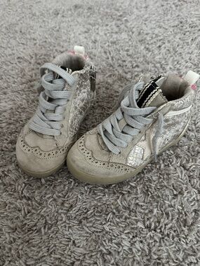ShuShop Light Gray & Silver High-Top Sneakers for Kids